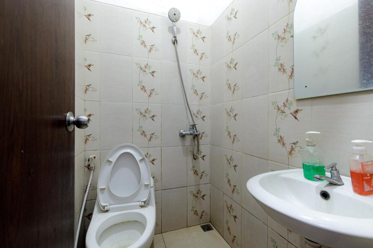 RedDoorz Plus near Trans Studio Cibubur 2 - Housity