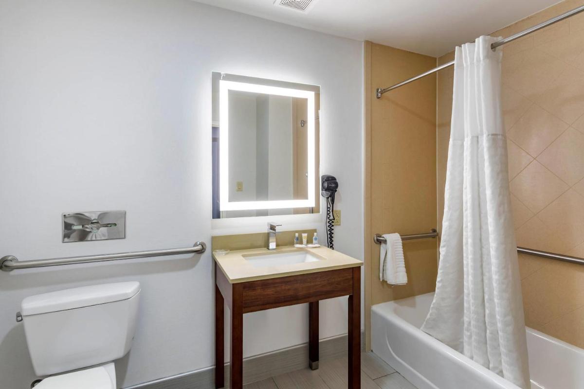 Comfort Suites Olive Branch - Memphis South - Housity