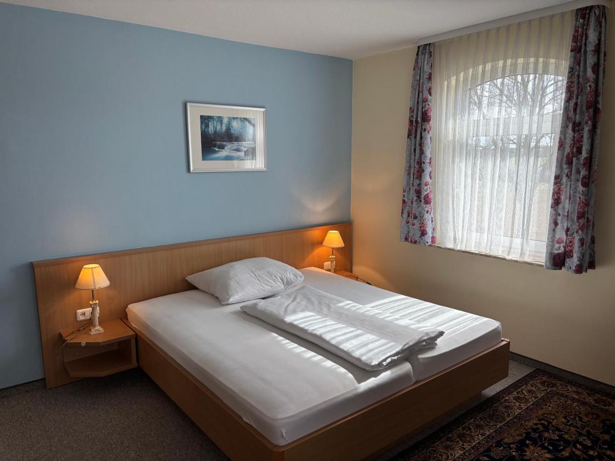 Hotel Restaurant Zum Jägerheim mit Innenpool - Housity