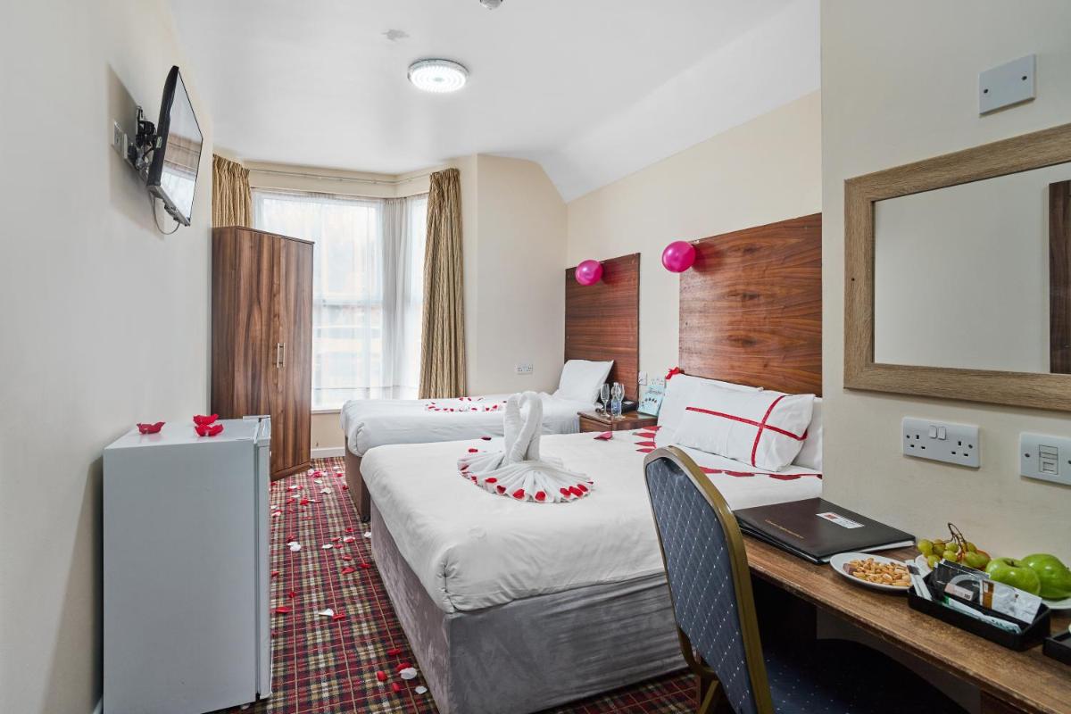 Lucky 8 Hotel - Housity