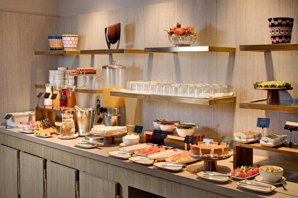 Nourriture dans l'hôtel ou à proximité