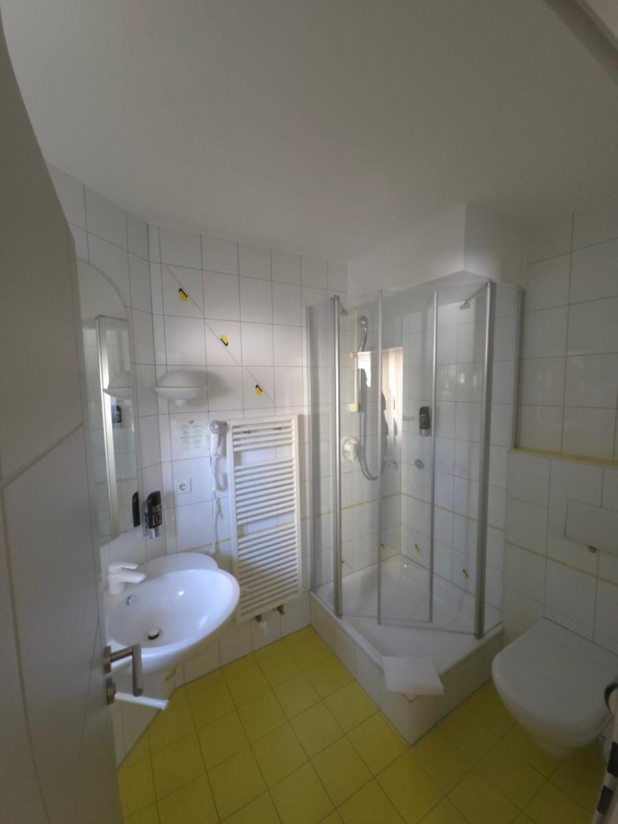 Hotel zur Flüh - Housity