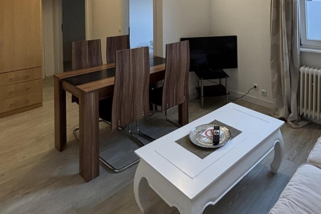 Apartment 41 Citynah, Bad extern, einfache Ausstattung - Housity
