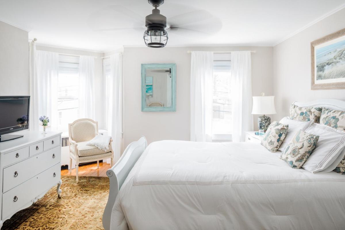 East Bay Bed & Breakfast - Housity