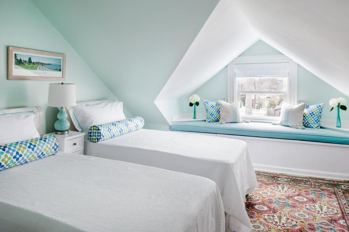 East Bay Bed & Breakfast - Housity