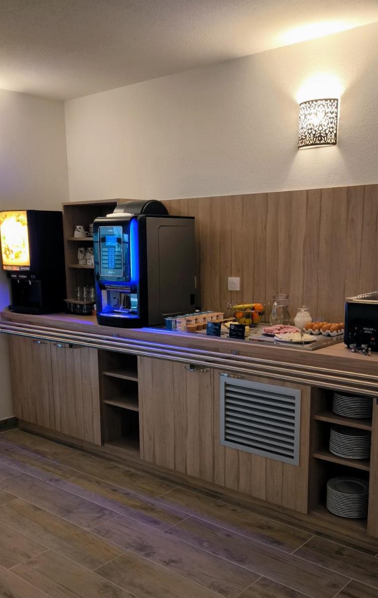 Brit Hotel Clermont-lʼHérault - Housity