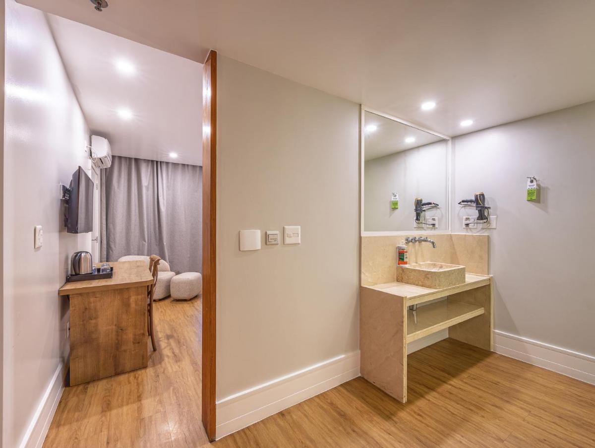 B&B HOTEL Rio Copacabana Forte - Housity