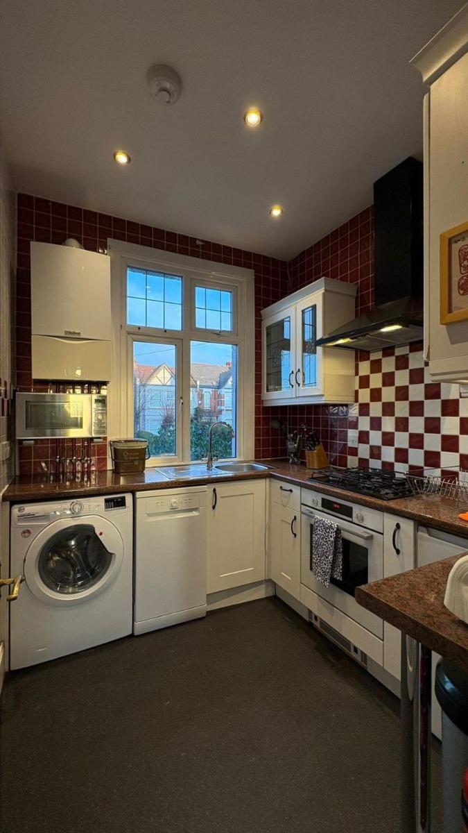 Bright and spacious flat in Muswell Hill - Housity