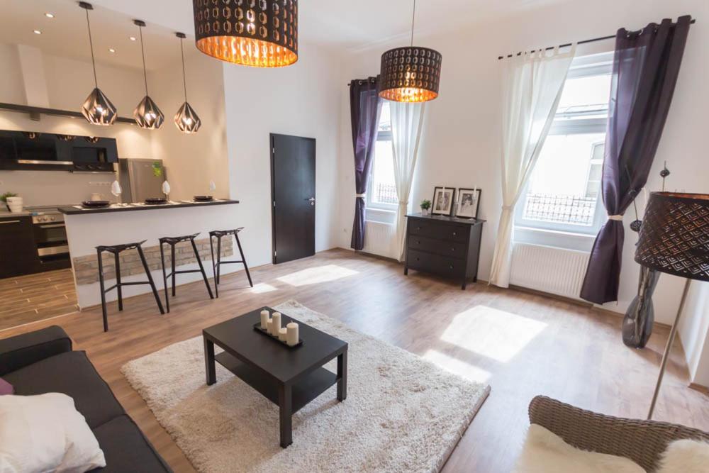 Luxury Apartment by Hi5-Városház Suite - Housity