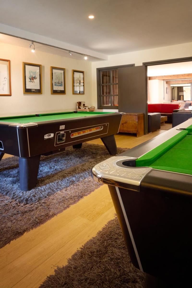 Billard dans l'établissement Hôtel Village Montana by Les Etincelles