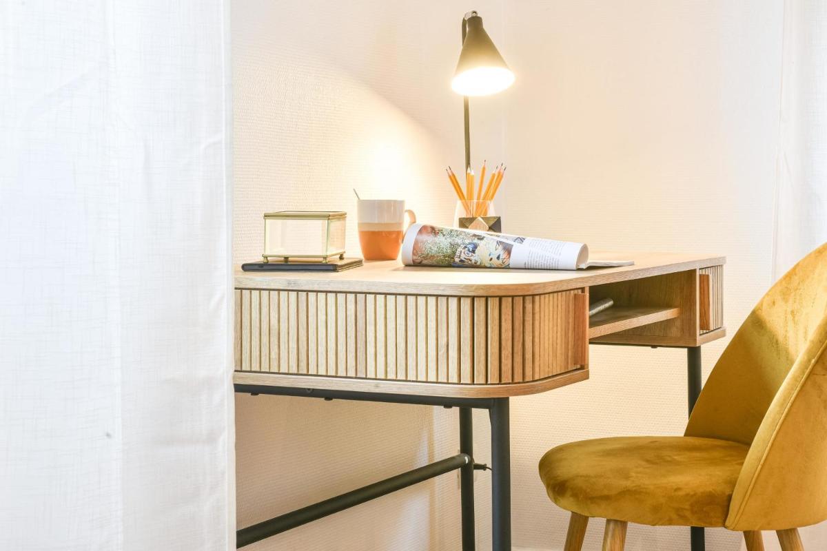 Rock in Share - Bianca 2-Bedroom Apartment with Parking Included & Tram - Housity