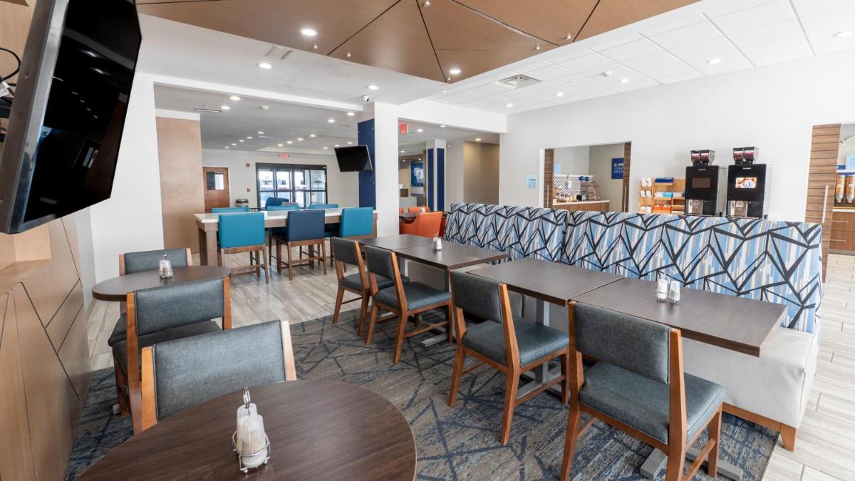 Holiday Inn Express Hotel & Suites Anderson by IHG - Housity
