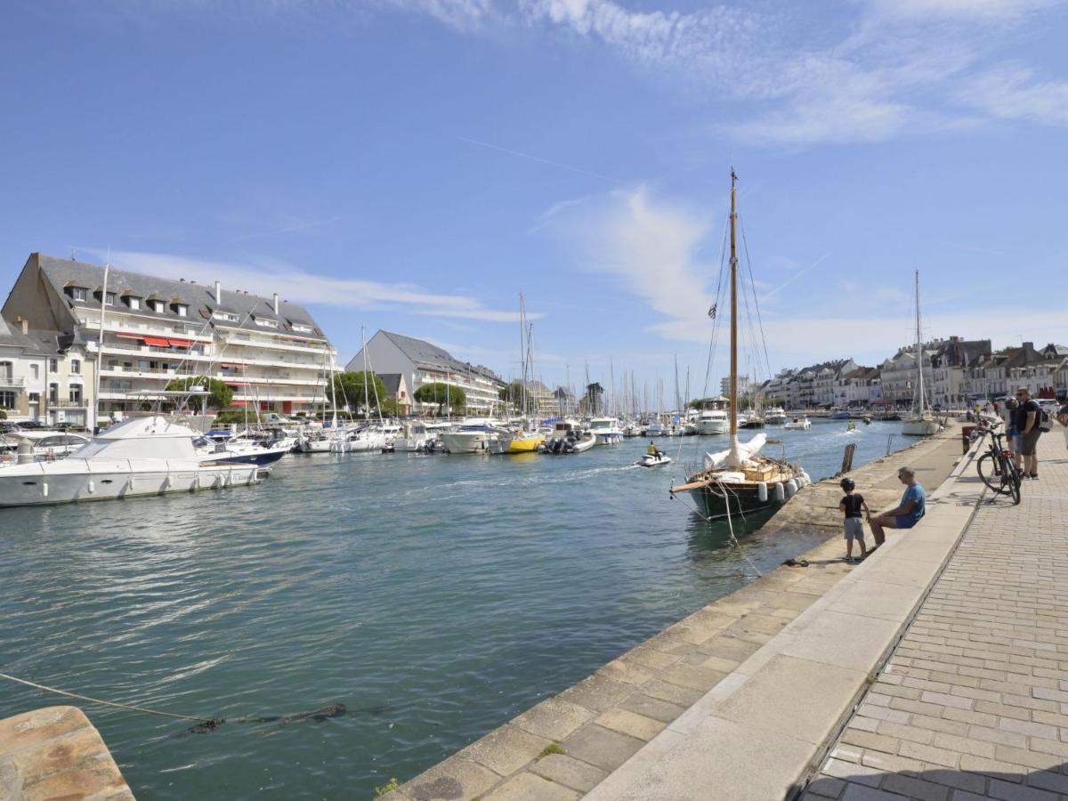 Apartment Port et plage à pied- linge inclus by Interhome - Housity