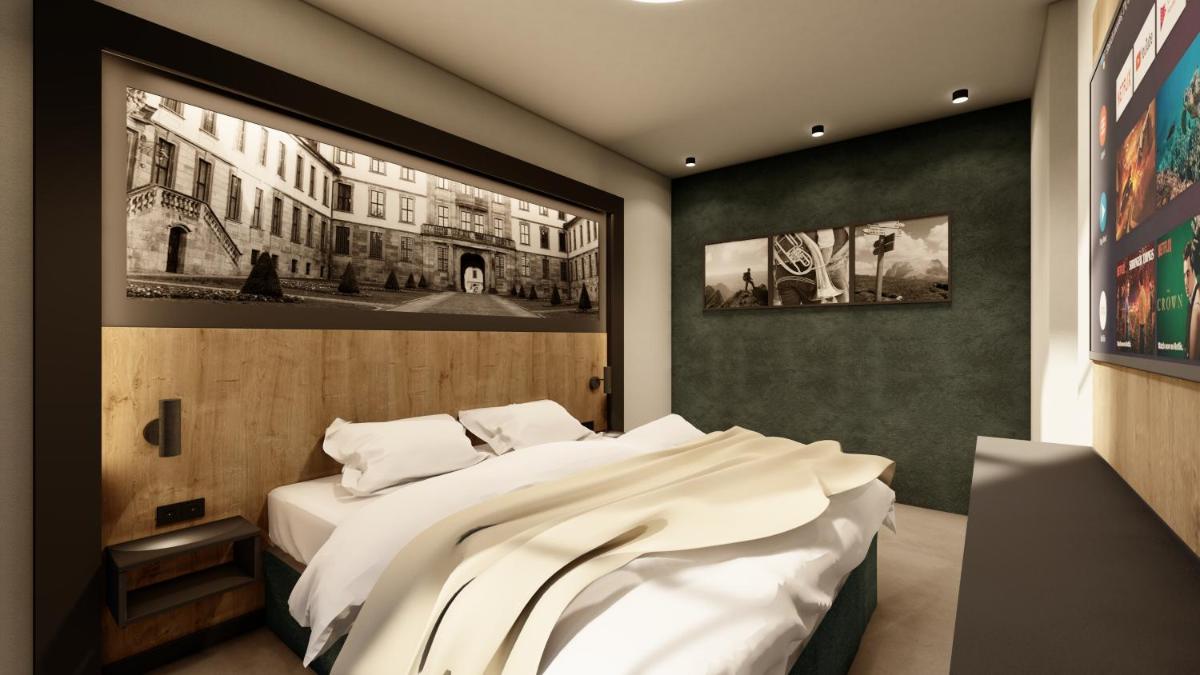 Hotel & Wirtshaus Waldschlösschen - Spezialausschank Augustiner - - Housity