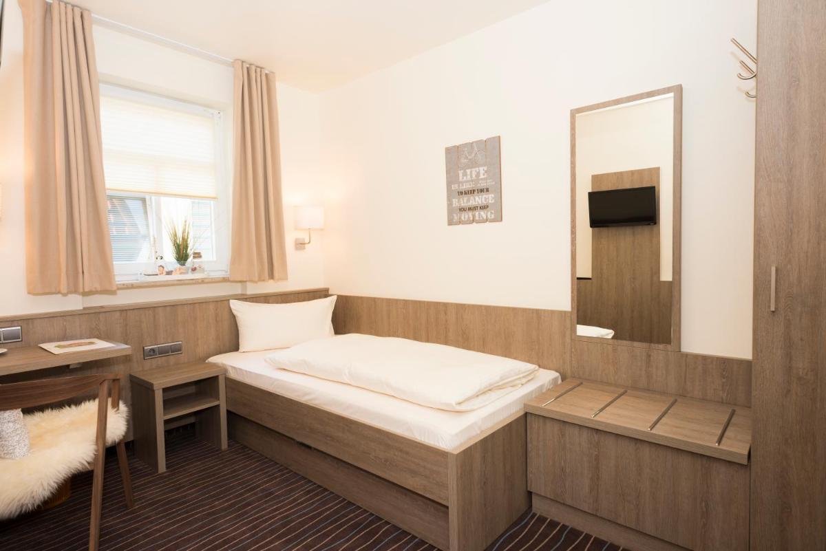 Hotel Mainblick Garni - Housity