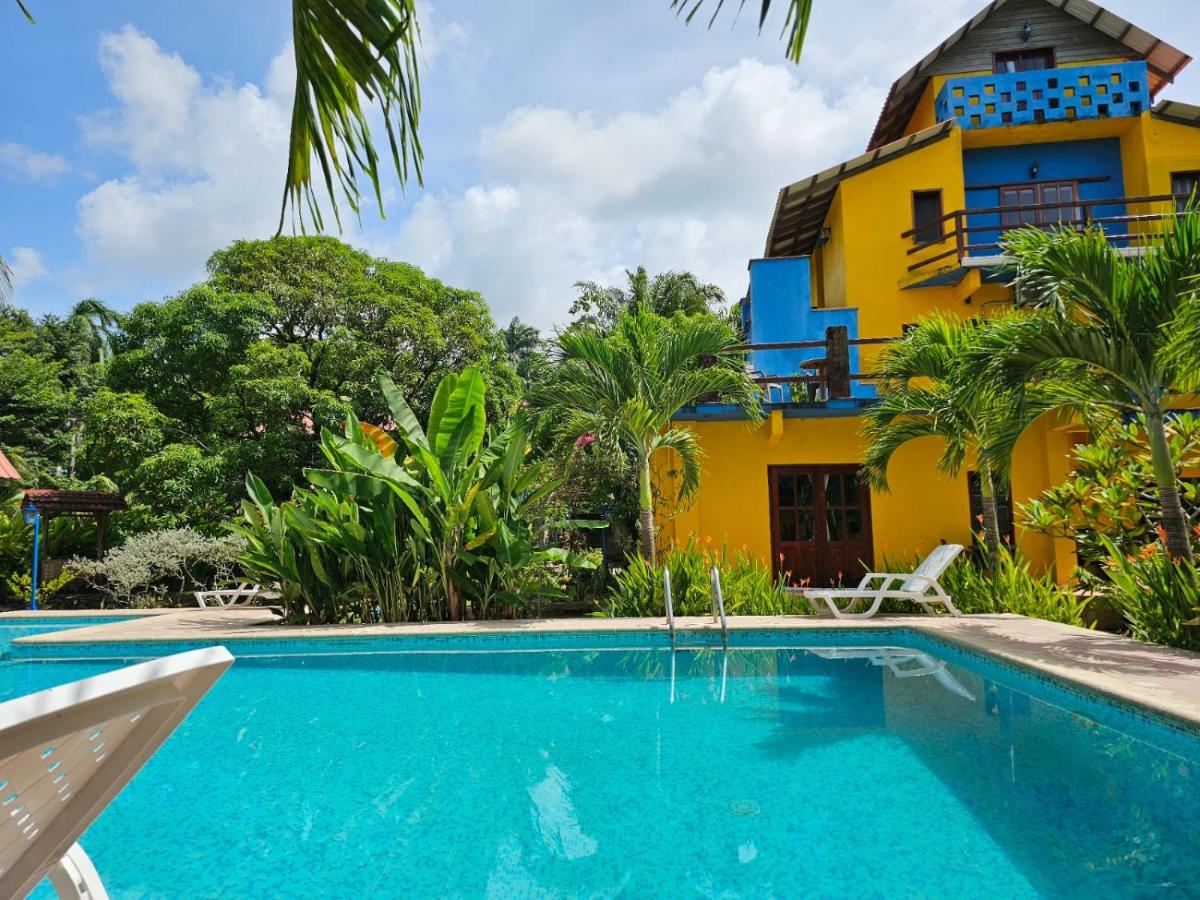 Livingston Resort Hotel - Housity