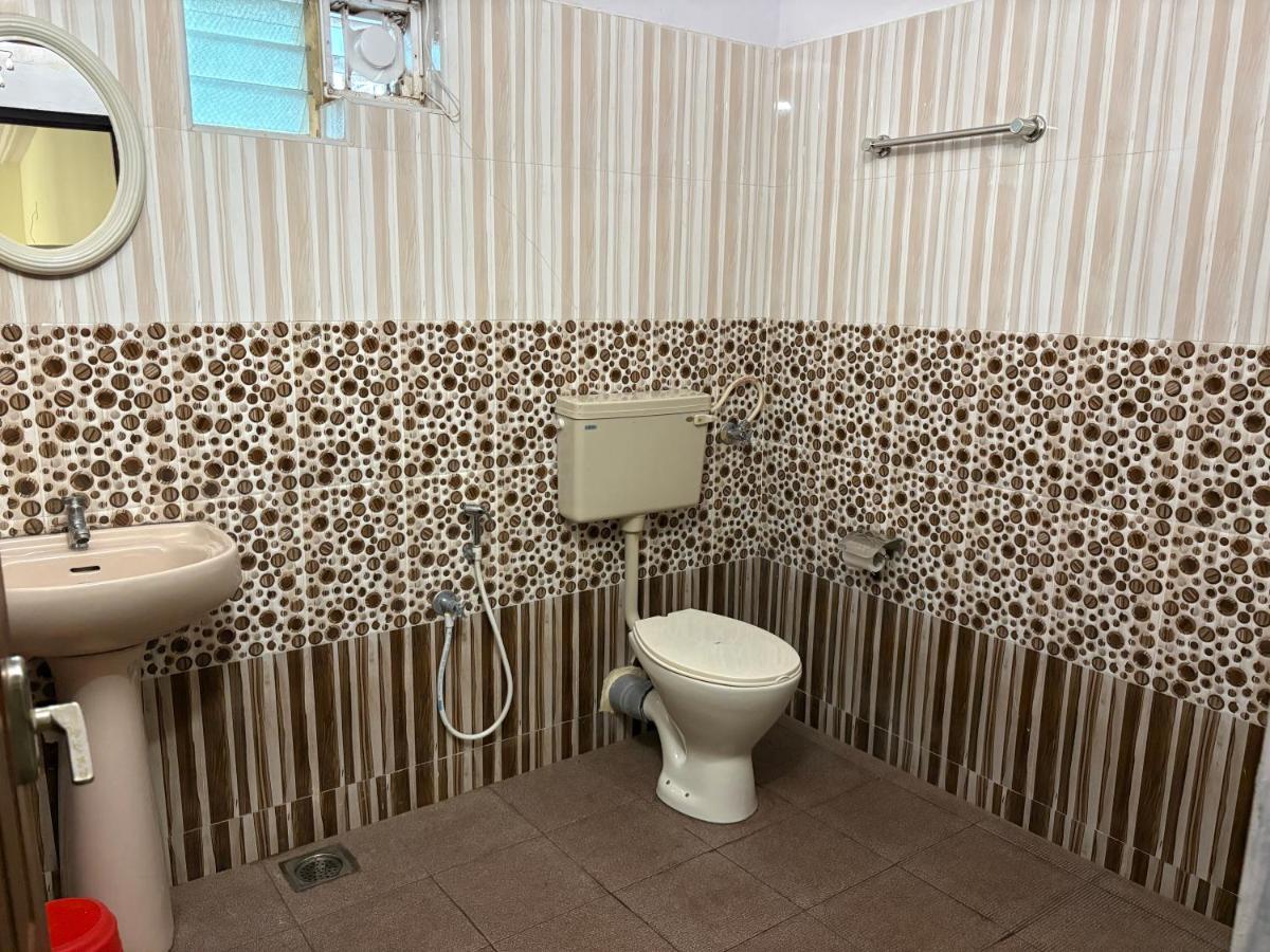 Kuppath Inn - Housity