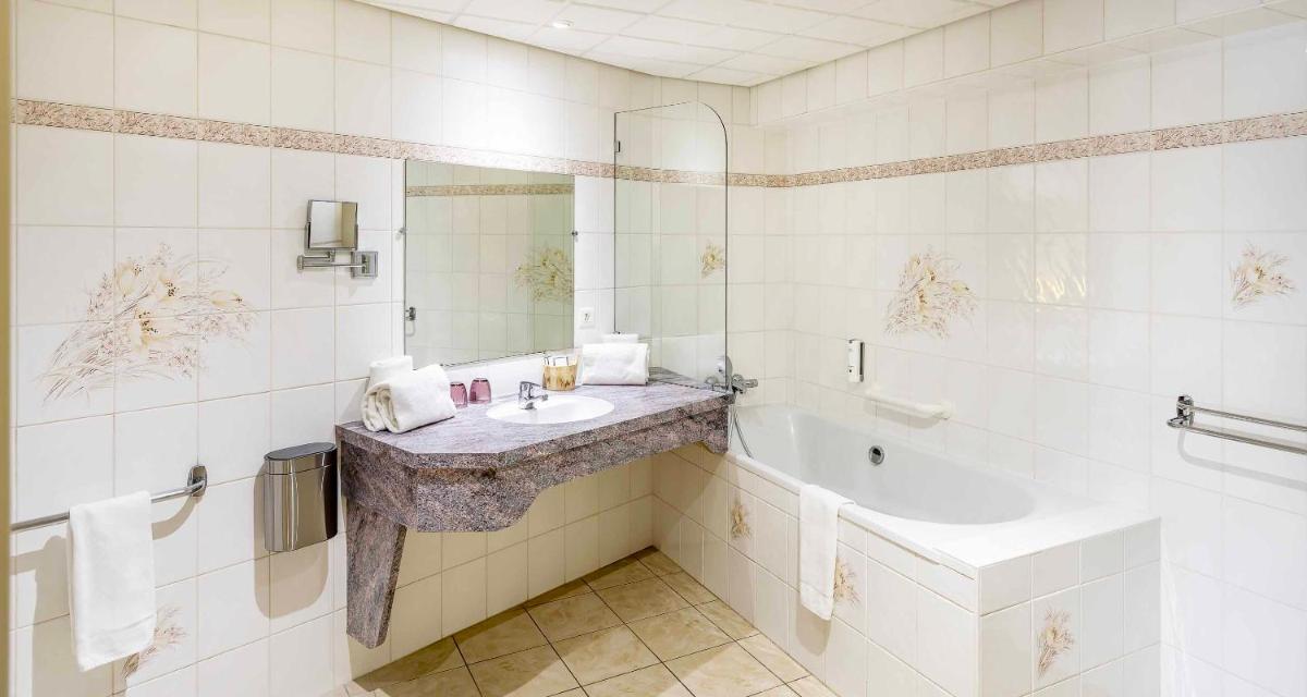 Salle de bains dans l'établissement Auberge du Lac, Sure Hotel Collection by Best Western