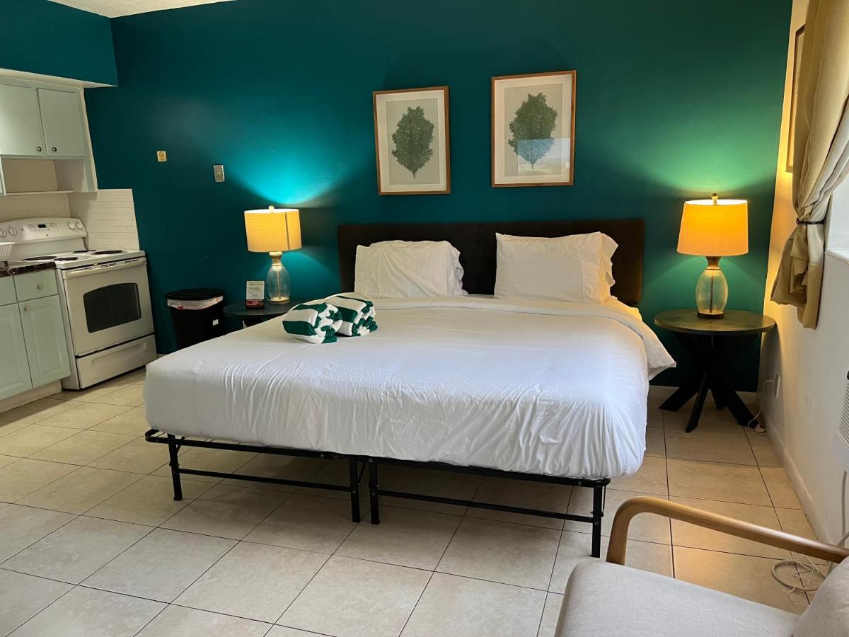 Dee Jay Beach Resort - Housity