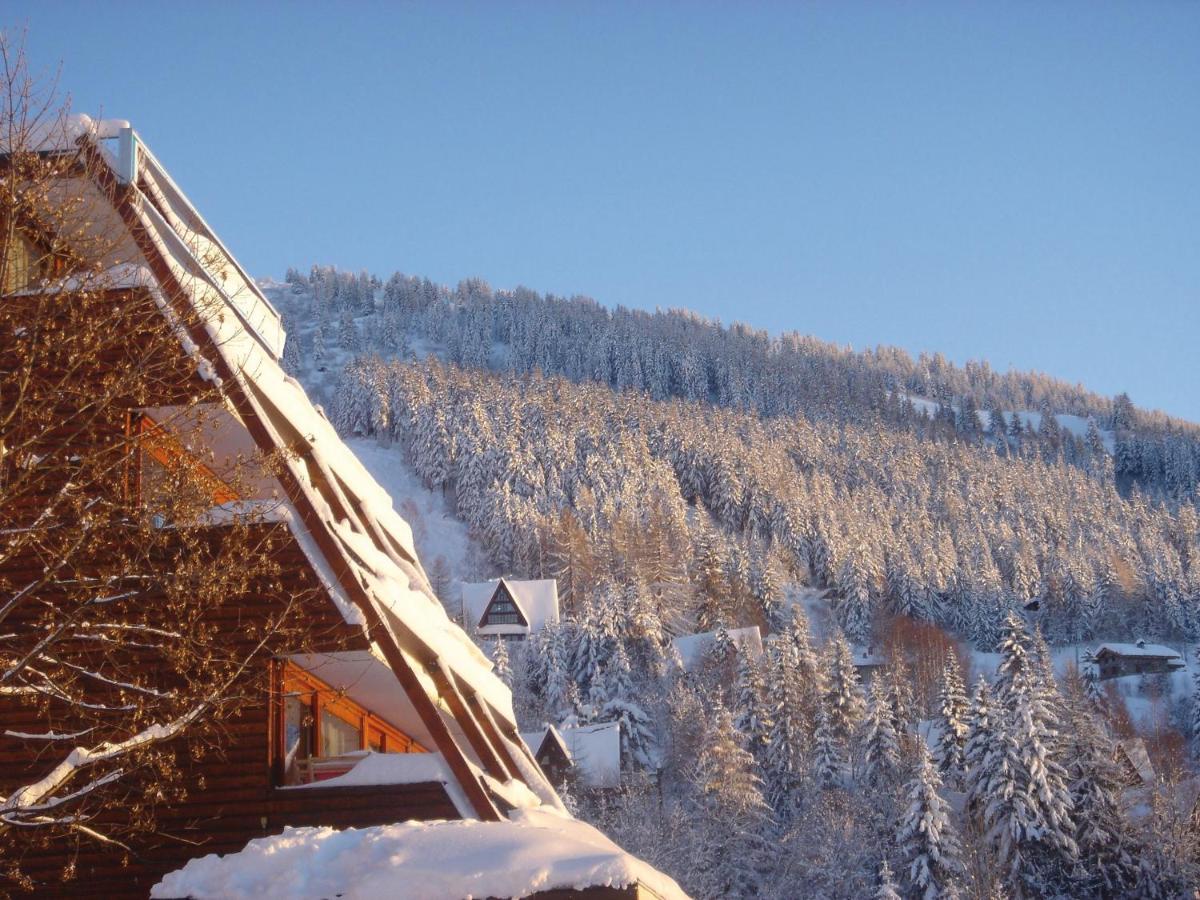 L'établissement Hôtel Arcadien en hiver