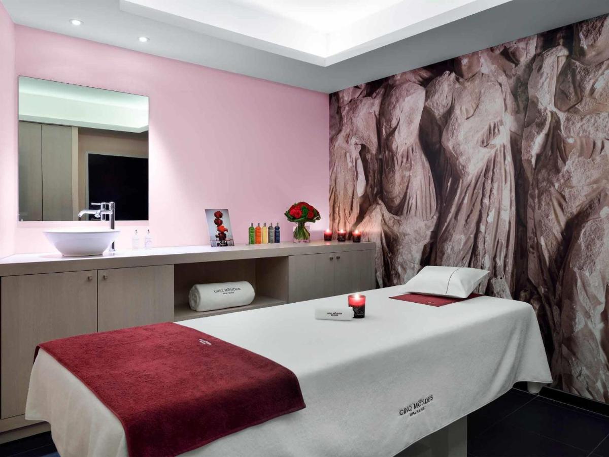 Un ou plusieurs lits dans un hébergement de l'établissement Jules César Hotel & Spa Arles - MGallery Collection