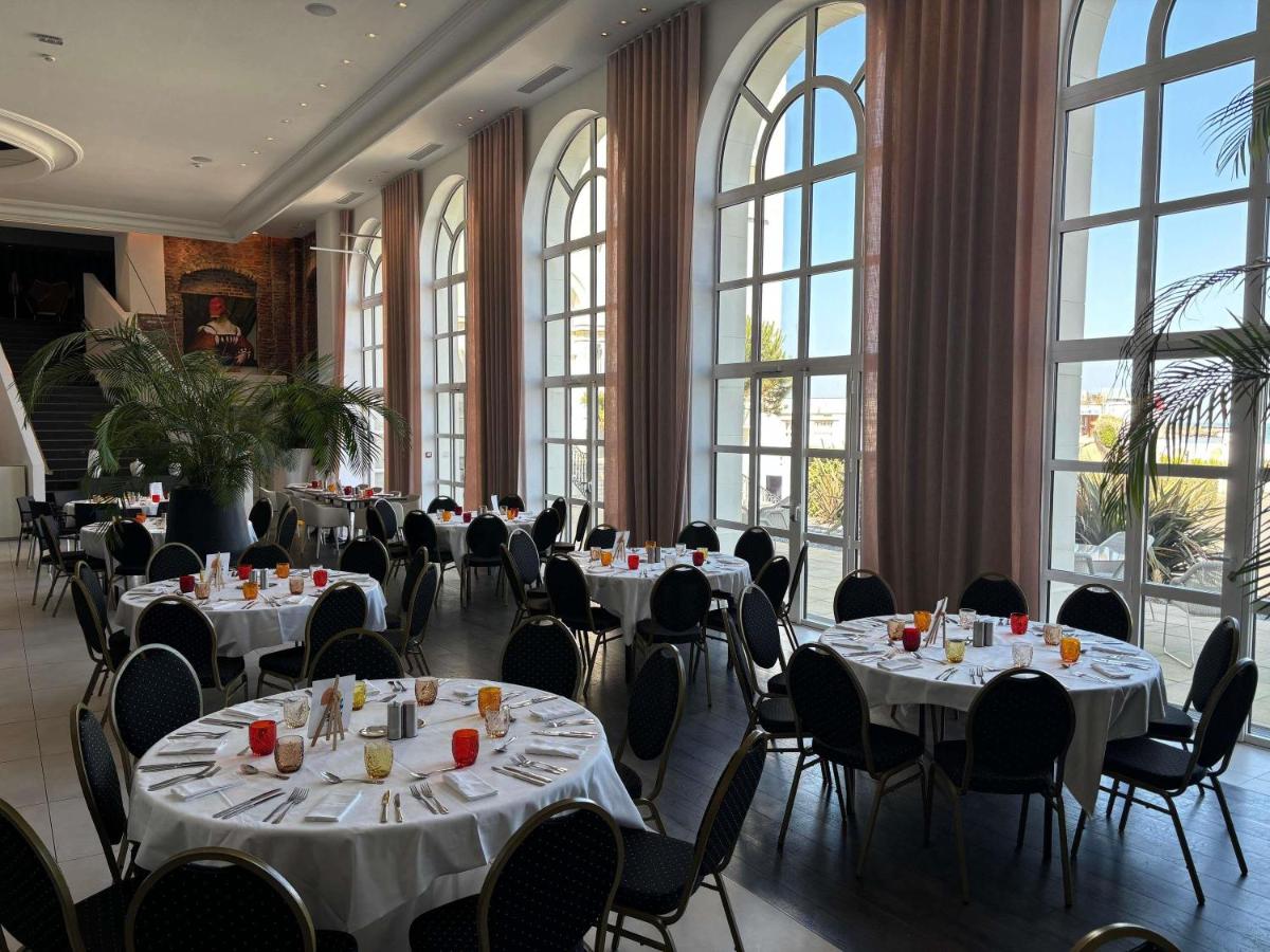 Restaurant ou autre lieu de restauration dans l'établissement Cures Marines Hotel Thalasso & Spa Trouville - MGallery Collection