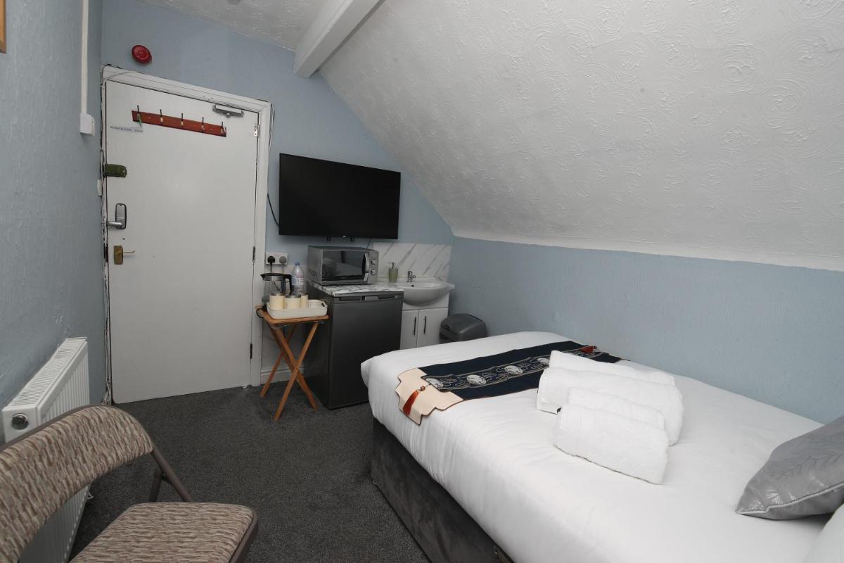 Woodville Lodge Leeds City Centre by OYO - Housity