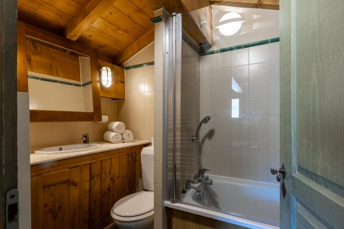 Salle de bains dans l'établissement Résidences Village Montana by Les Etincelles