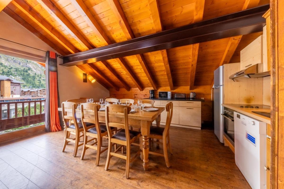 Cuisine ou kitchenette dans l'établissement Résidences Village Montana by Les Etincelles