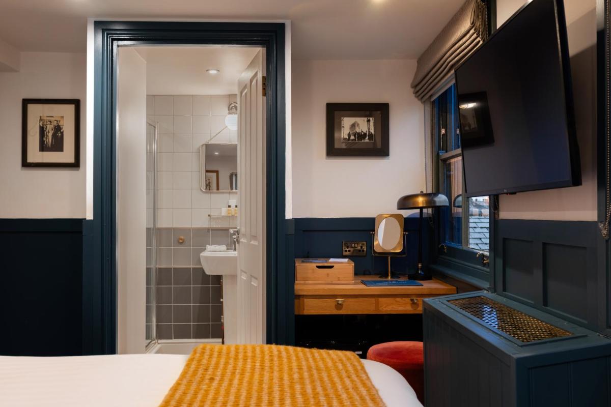 The White Star Tavern - Housity