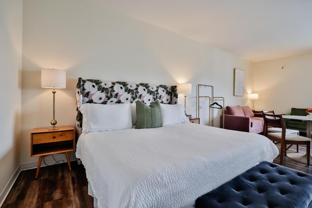 Urban Collective Boutique Hotel - Housity