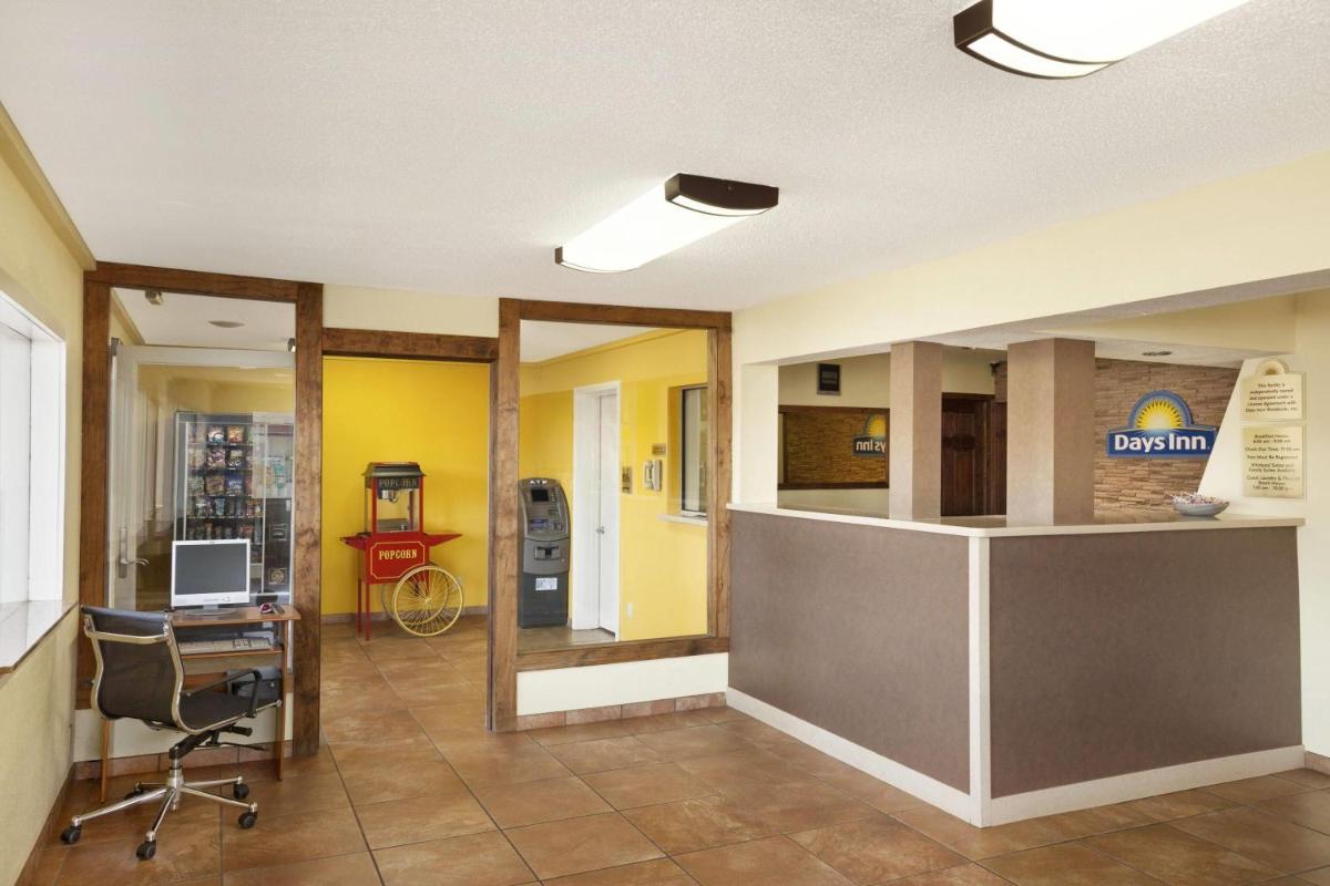 Days Inn by Wyndham Champaign/Urbana - Housity