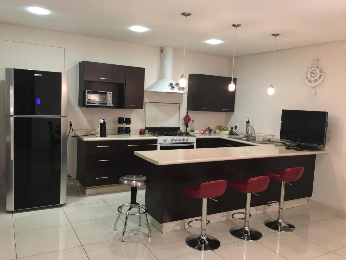 Napoles Condo Suites - Housity