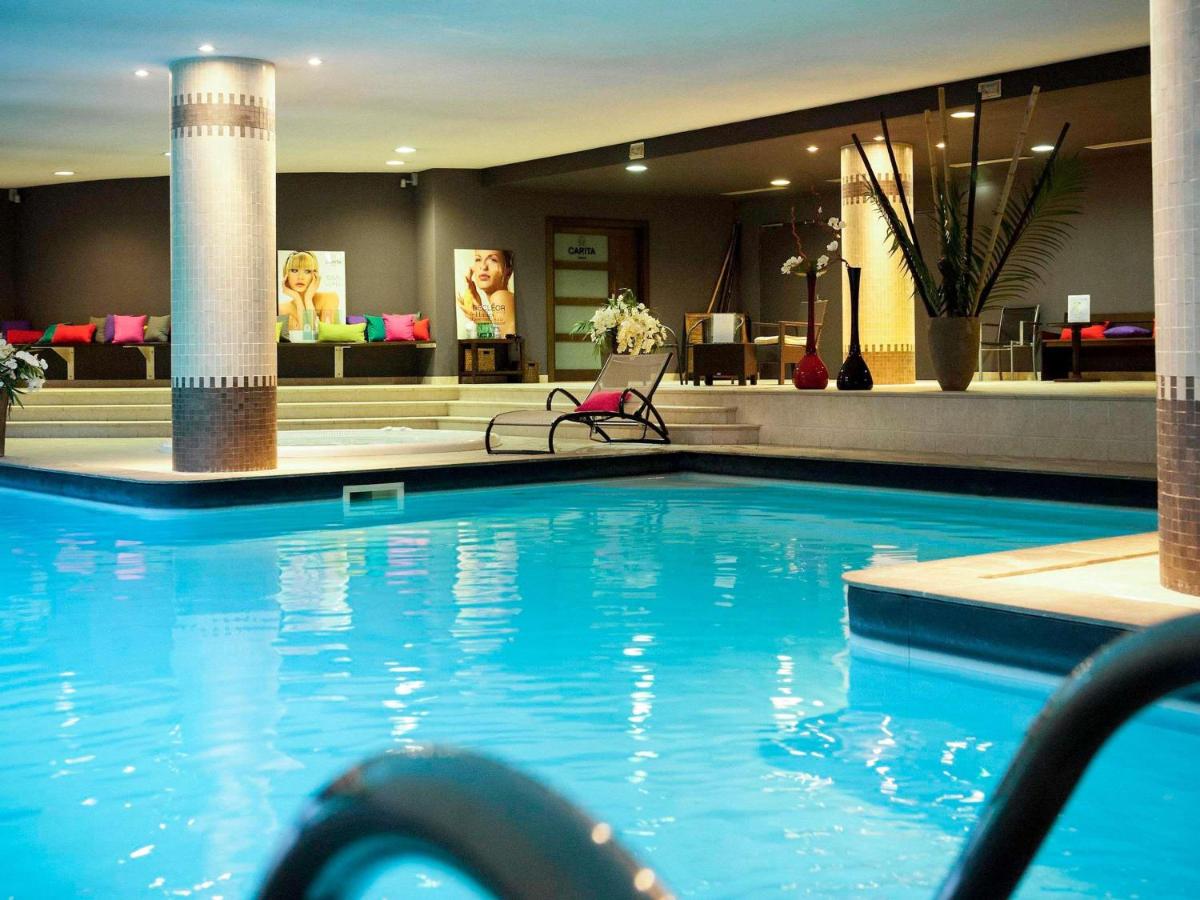 Piscine de l'établissement Parc Beaumont Hôtel & Spa Pau - MGallery Collection ou située à proximité