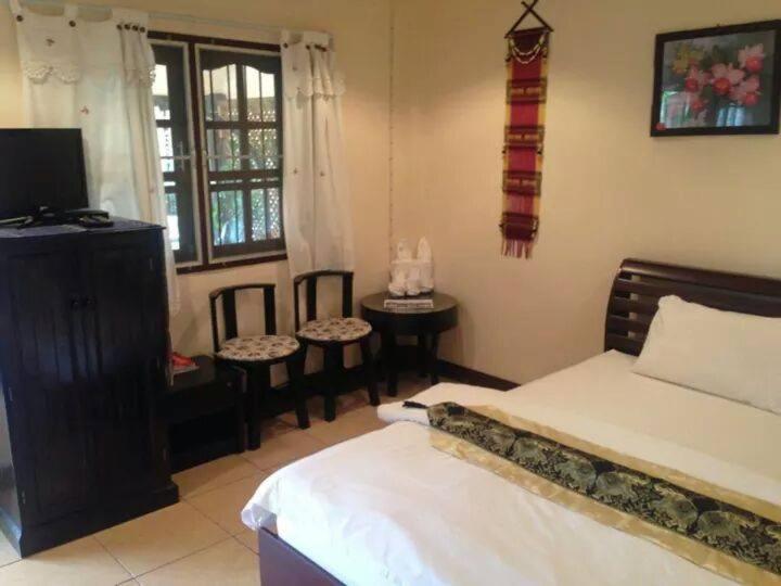 Monkeaw and Climber's Camp - Housity