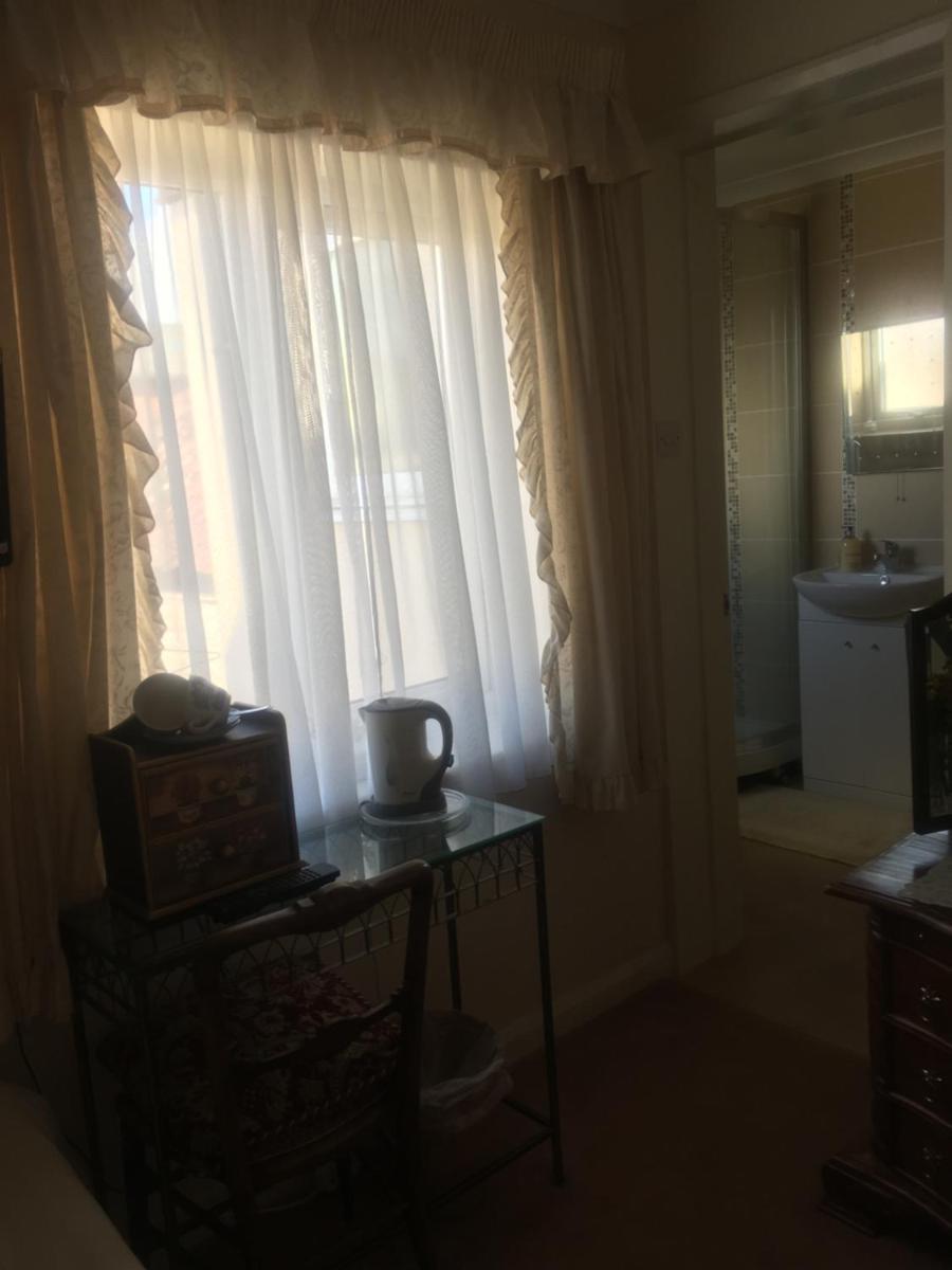 West Wold Farm House B&B - Housity