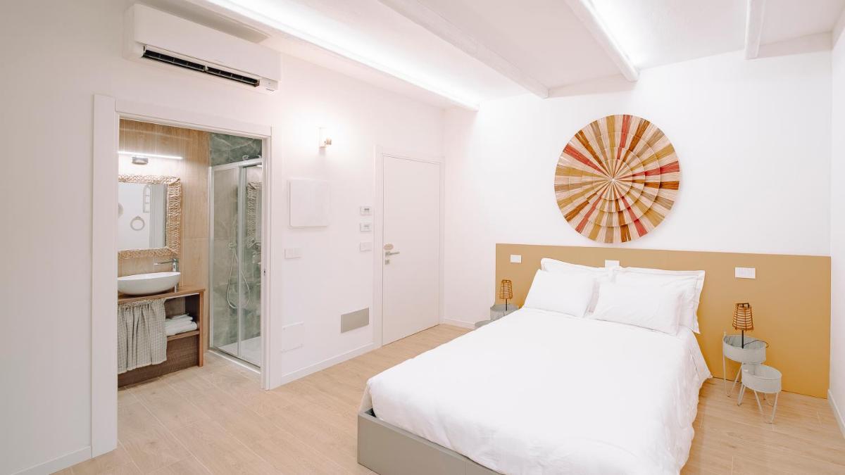 Country Rooms Medicina B&B - Free Breakfast - Air Conditioning - WiFi - Housity