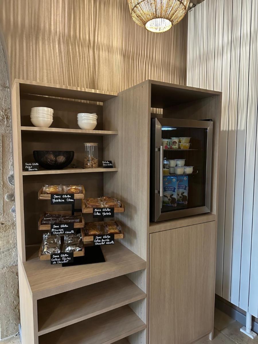 Cuisine ou kitchenette dans l'établissement Château de la Falque, The Originals Relais