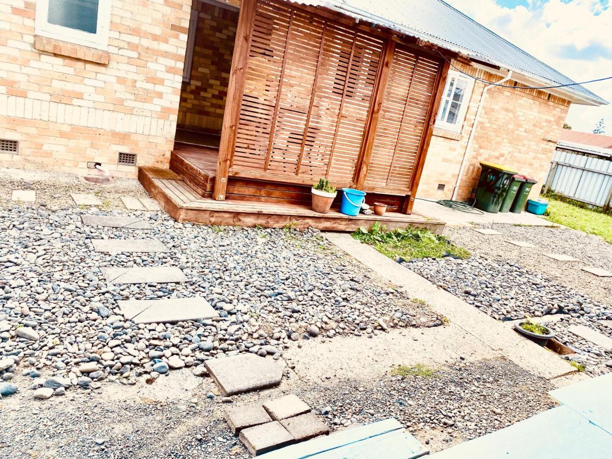 D R Accommodation and Cozy Cabins, walking distance to CBD and near to Waikato Hospital - Housity