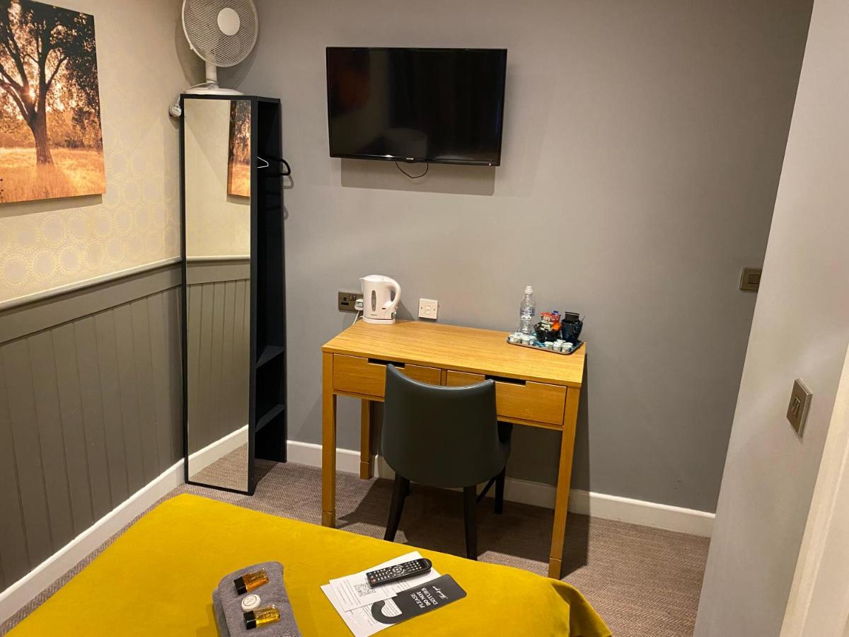The Tower Arms Hotel - Housity
