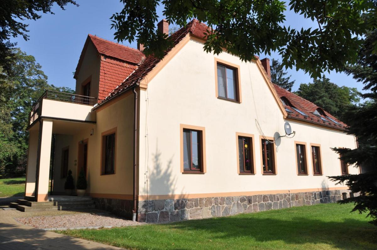 Dworek Bogdanka - Housity