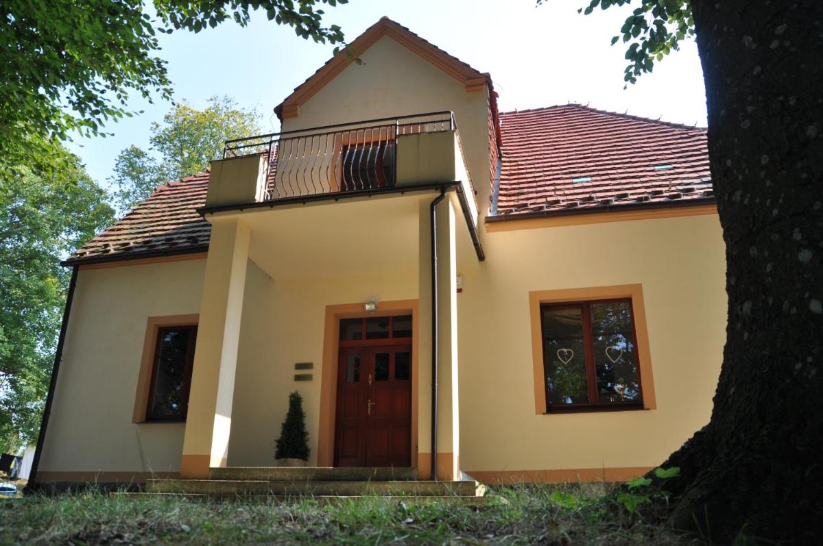 Dworek Bogdanka - Housity