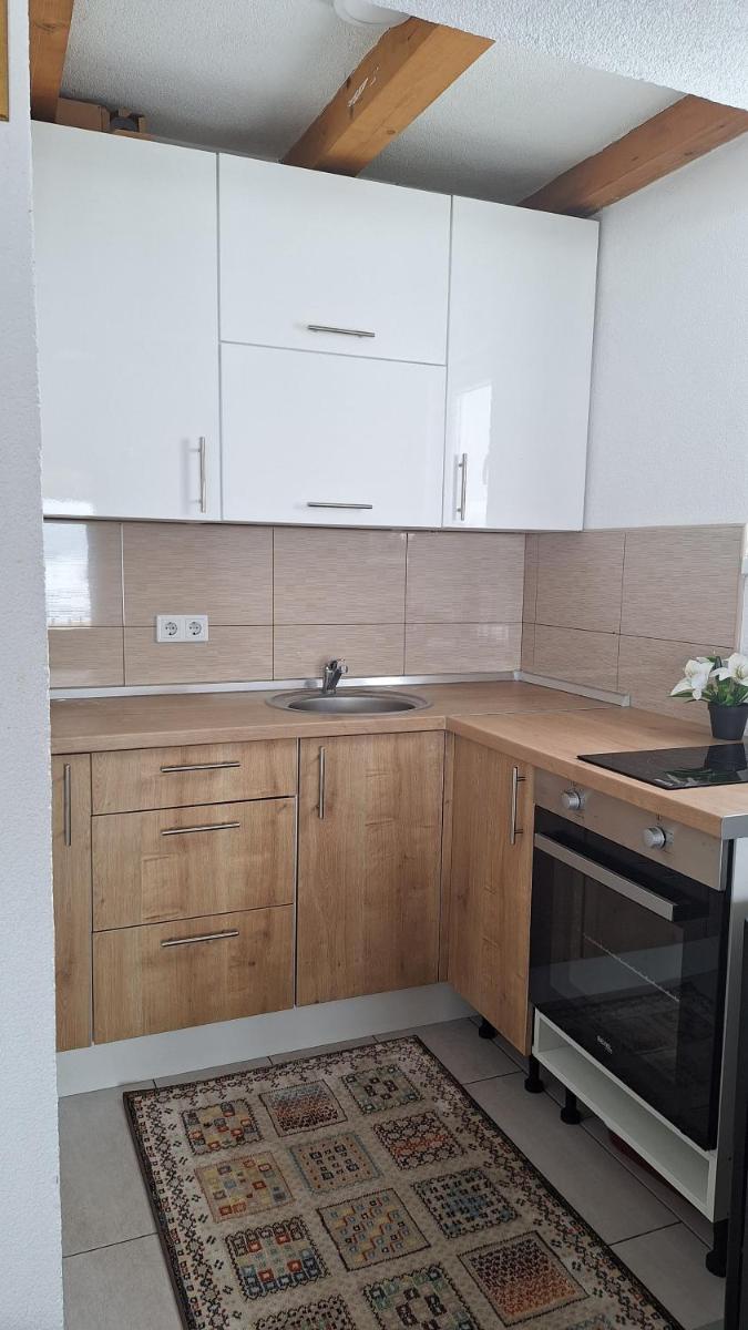 GREEN MOON Breza - Housity