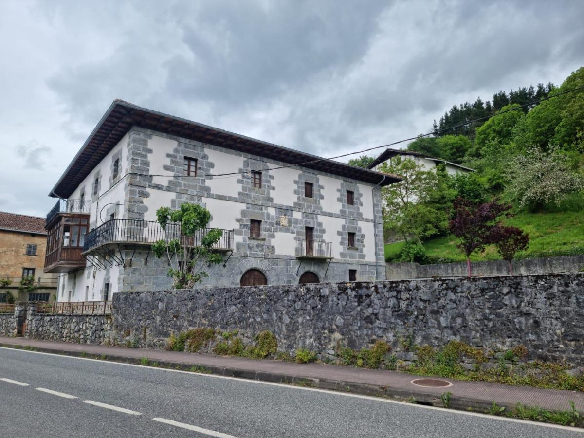 Hostal Betelu - Housity