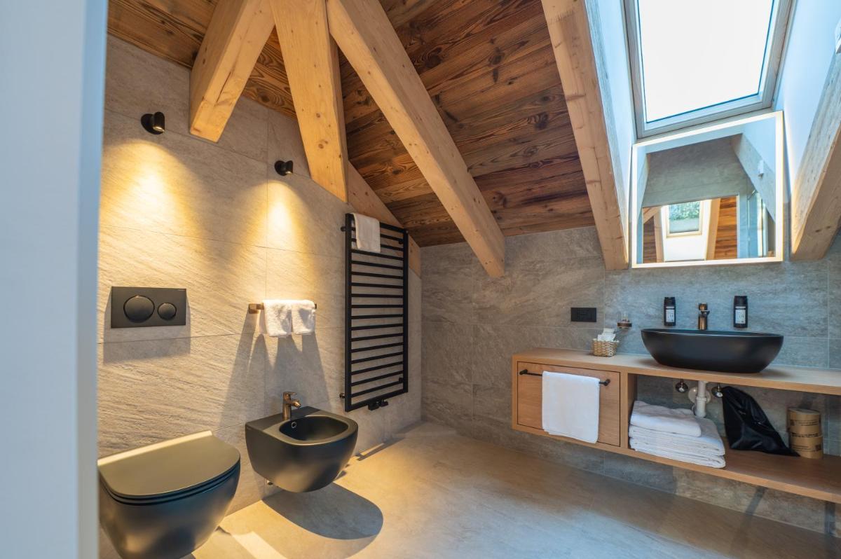 Sofia Apartments - Deluxe Mountain View - Housity