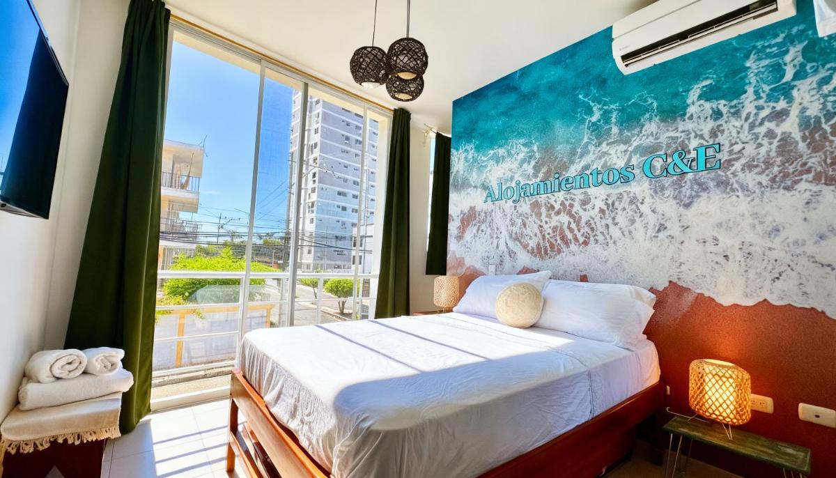 C&E ALOJAMIENTOS , Apartamentos a una calle de la Playa & Malecón - Hizvo