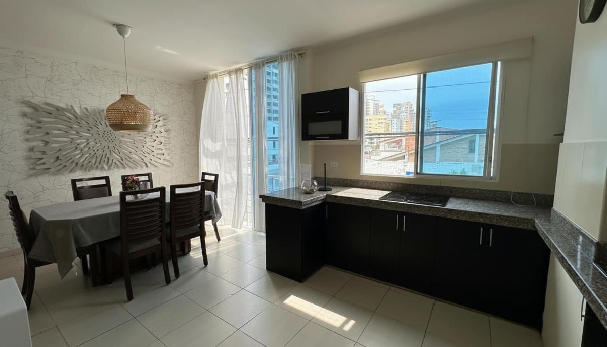 C&E ALOJAMIENTOS , Apartamentos a una calle de la Playa & Malecón - Hizvo
