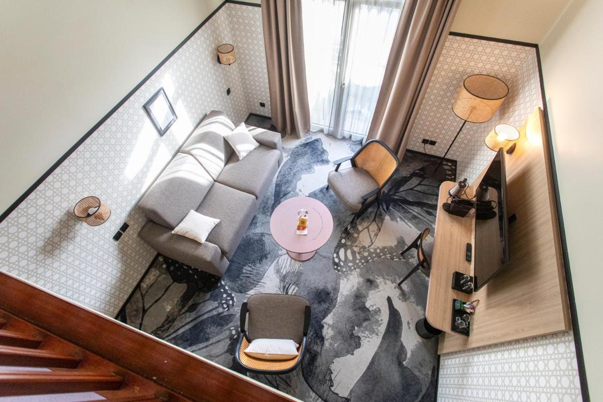 Coin salon dans l'établissement Mercure Granville Le Grand Large