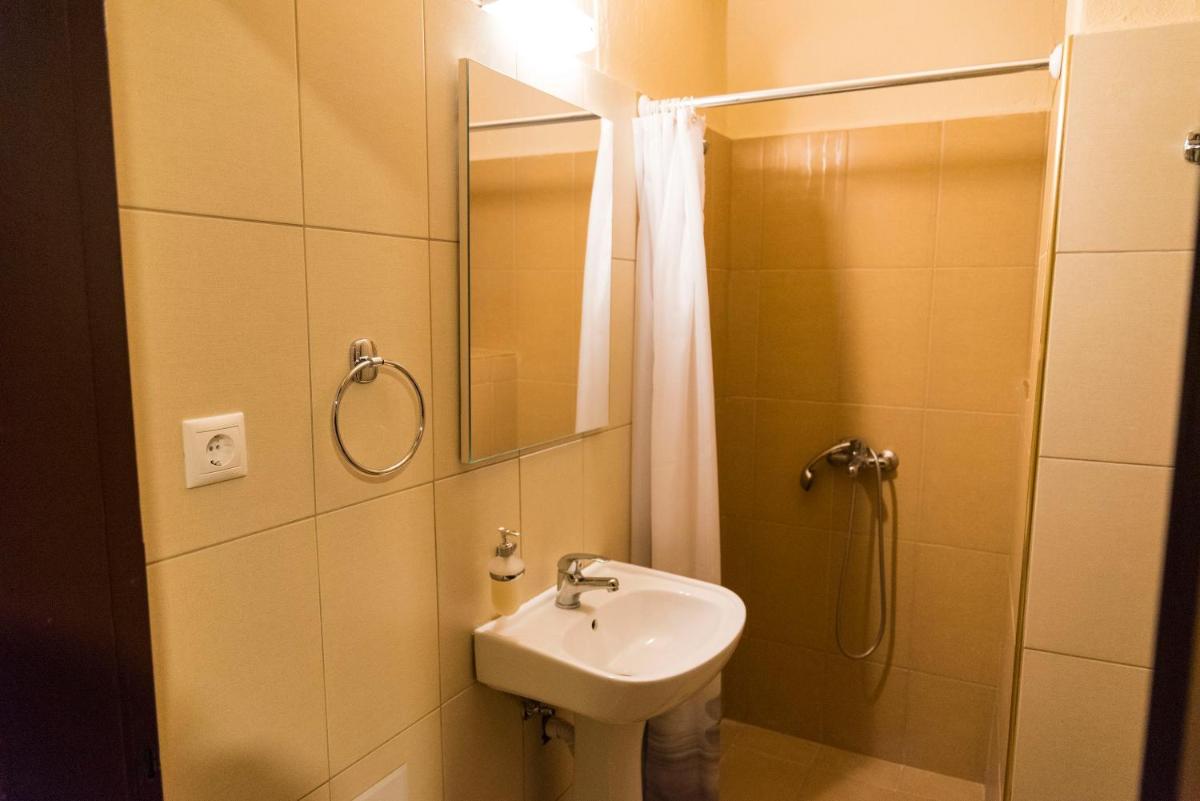 Zografos Apartments - Old Town - Housity