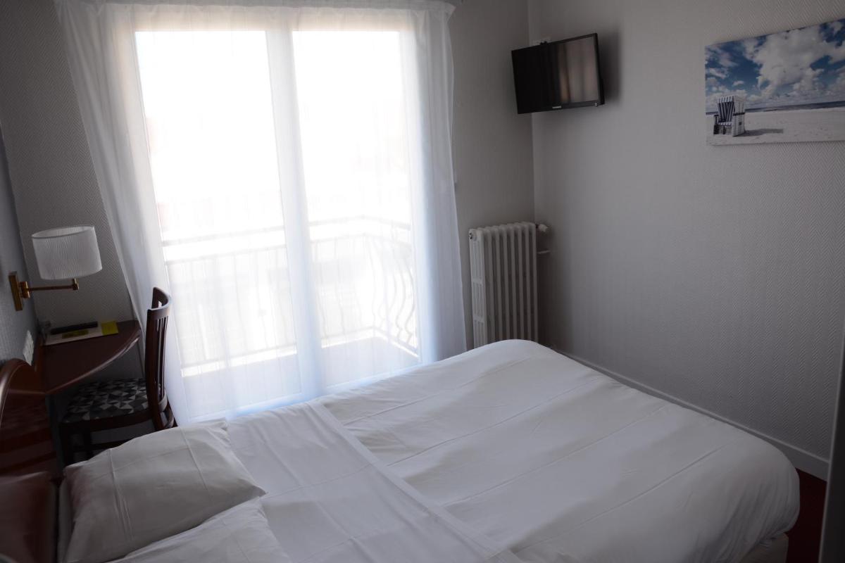 Logis Le Petit Trianon - Housity